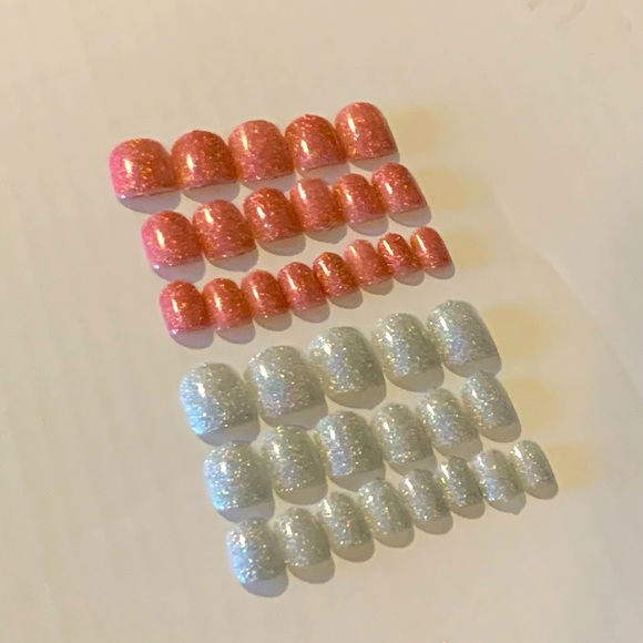 🍒🍒 Short Pink & Silver Glue On Nails (2 Sets)❗️Price Firm❗️ - Picture 4 of 4